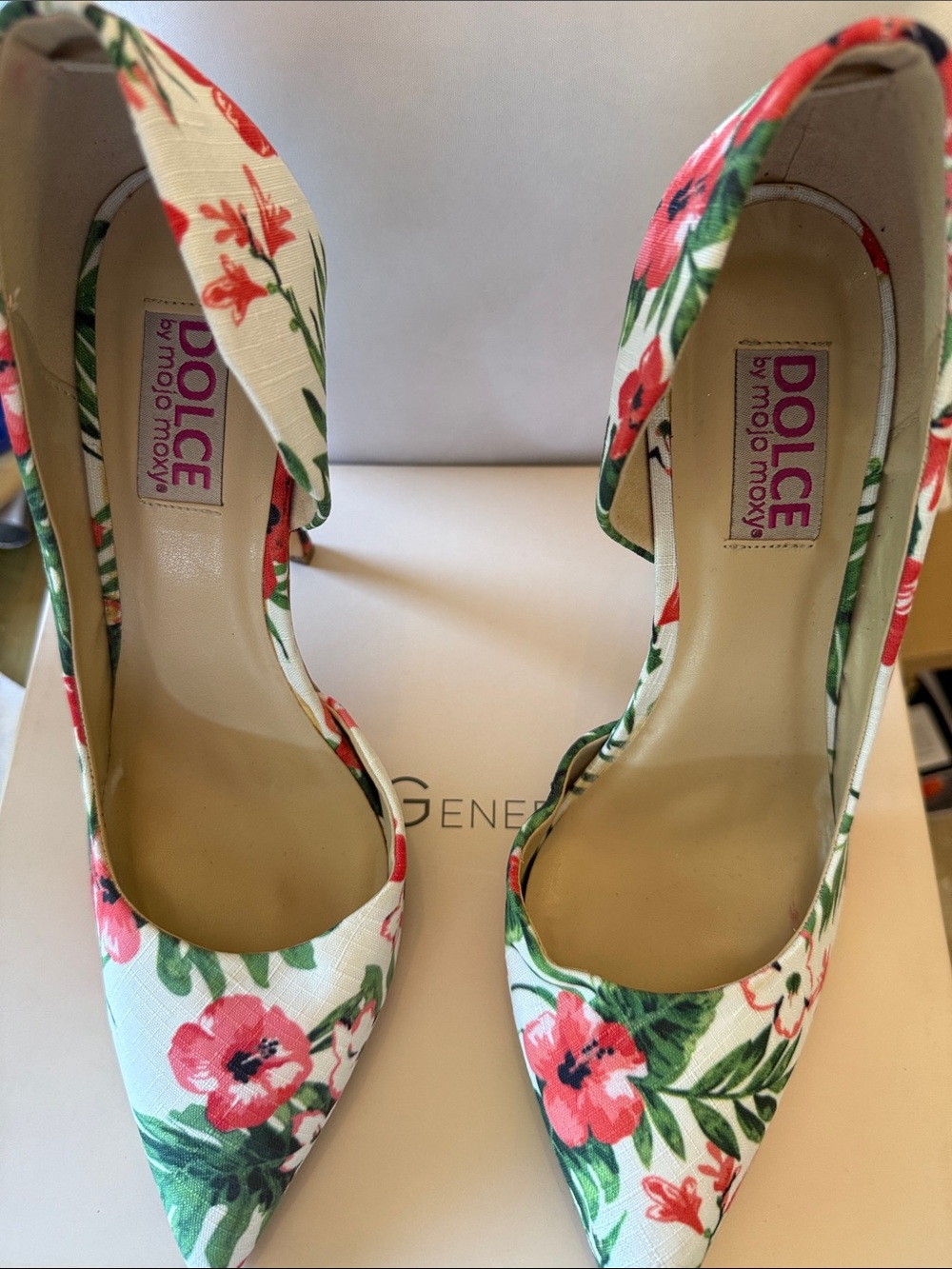 Spring Multi Flowered Pumps - Picture 3 of 4